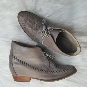 Latigo - Leather ankle booties